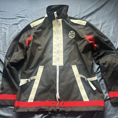 Chaqueta de nailon Burberry A15102 esquema de color negro rojo blanco talla S Foto 1 de 4