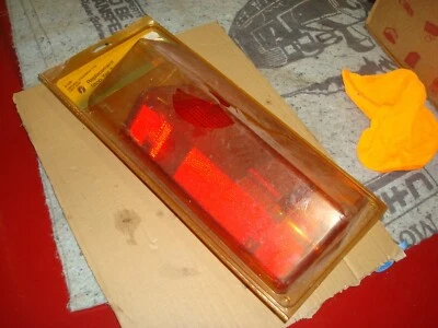  Conjunto de luz trasera izquierda del lado del conductor camioneta Ford Ranger 83-88 8-500 Foto 1 de 4