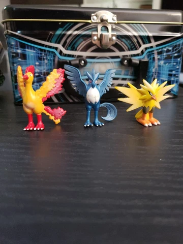 Vintage Pokemon Tomy Figures- Legendary Bird lot of 3 zapdos articuno moltres Cover