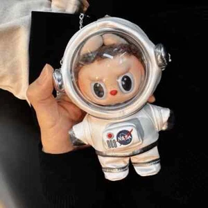 Popmart die Monster Labubu Astronauten Kleidung Set SÜSSE GESCHENKE Spielzeug ohne Puppe - Bild 1 von 3