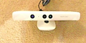 Microsoft Xbox 360 Kinect Sensor - White Nice - Picture 1 of 4