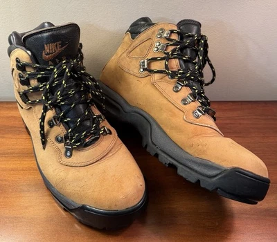 Botas Goretex de gamuza tostada Nike Air ACG de colección para hombre 11 suelas negras Foto 1 de 4