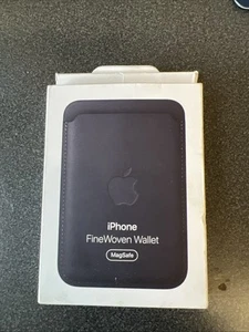 Apple iPhone FineWoven Wallet with Magsafe Black - Locked - Photo 1 sur 3