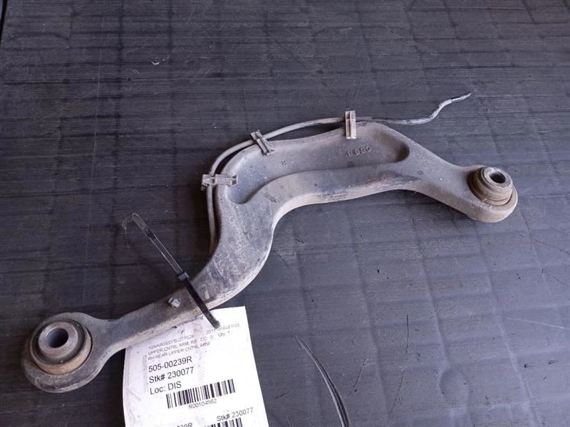 Passenger Upper Control Arm Rear VIN J 11th Digit 07-17 GMC Acadia 23347603 Foto 1 de 4