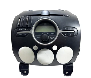 Mazda 2 Radio Autoradio AUX CD MP3 14797726 DL4066AR0 - Picture 1 of 9