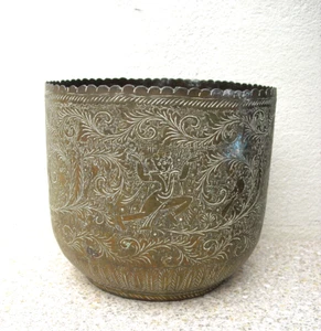 Brass antique Indian planter pot with fluted rim deity figure with birds chased - Picture 1 of 12