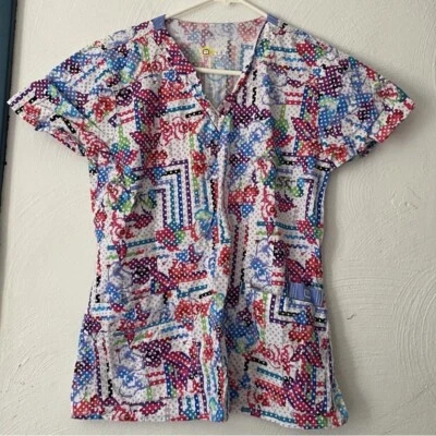 WonderWink Scrub Top Women’s Size Medium Pockets Short Sleeve V Neck USA - Image 1 of 4