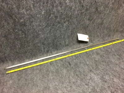 Peugeot 404 1967 sedán de 4 puertas LH puerta delantera línea de cinturón moldura de acero inoxidable 32031 Foto 1 de 3