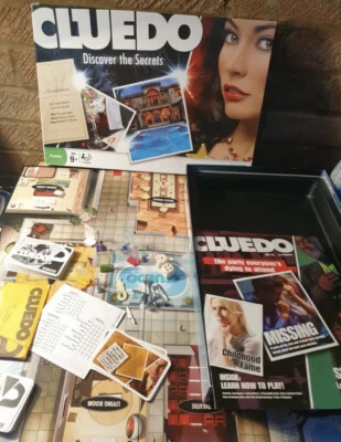 Cluedo Board Game Discover The Secrets Parker Hasbro 2008 Complete -  - Image 1 of 4