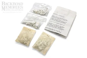 1799-1815 (NE) "The Contented Cobbler" (1:30) White Plastic Figure Kit, Historex - Picture 1 of 5