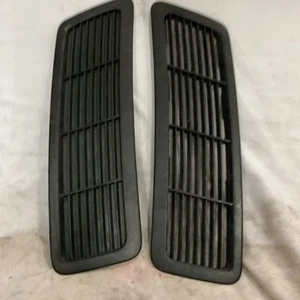 2015-2018 FORD TRANSIT 150 Left & Right VENT (FCD) 2.2 OEM - Picture 1 of 2