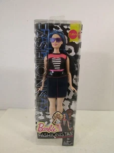 2015 Barbie Fashionistas CURVY 27 "Sweetheart Stripes" Blue Hair Doll Mattel - Picture 1 of 8