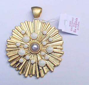Lia Sophia Gold Tone Pendant with Cream Colored Enameling and a Center Pearl - Picture 1 of 2