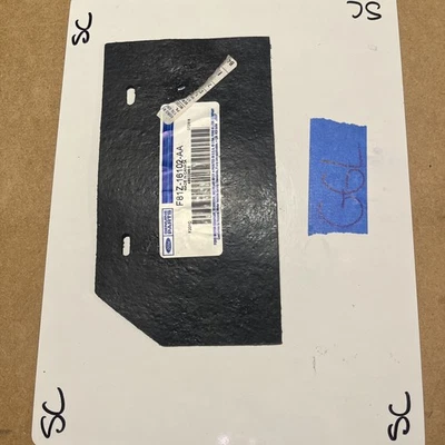 Protector contra salpicaduras delantero genuino Ford F81Z-16102-AA para F-250 F-350 Super Duty OEM Foto 1 de 4