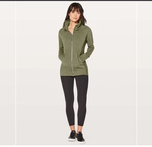 Lululemon Radiant Jacket II olivgrün Fitnessstudio Crossfit Laufen W4AOW Damengröße 12 - Bild 1 von 16