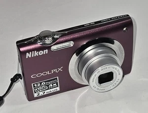 Nikon COOLPIX S3000 12.0MP 4x Plum Digitalkamera für Ersatzteile / Reparatur - Bild 1 von 10