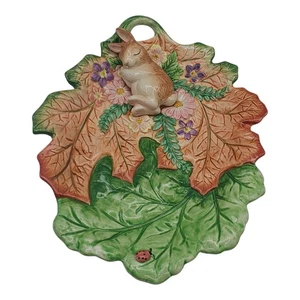 Fitz and Floyd Woodland Spring Bunny schlafend auf blattformigem Gewürzschale - Bild 1 von 9