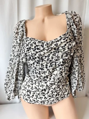 Blusa Express Beige y Negra Floral Manga Larga Blusa Top Cremallera Trasera L Nueva con Etiquetas Foto 1 de 4
