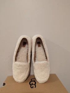 Mocasín de oveja pelusa Ugg Australia para mujer talla 9 nuevo en caja - Imagen 1 de 6