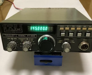 Imperfect - Yaesu FT-280 Amateur Radio 144MHz all mode Transceiver w/ Power Supp - Zdjęcie 1 z 9