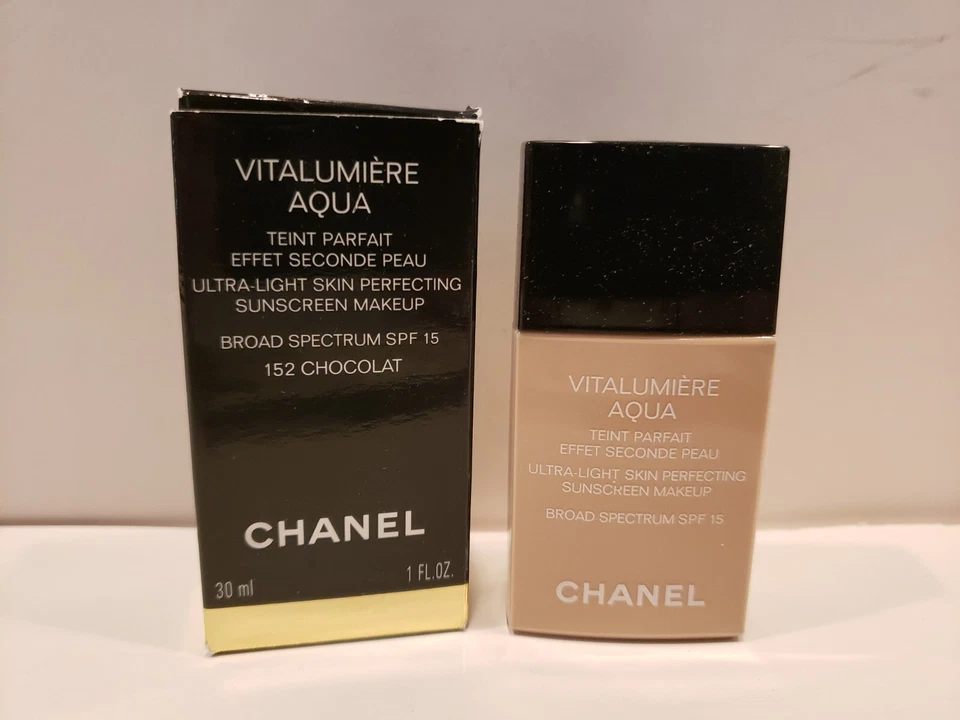 Chanel- Vitalumiere Aqua Ultra Light Perfecting Makeup SPF 15 - #152 Chocolat - Image 1 of 1