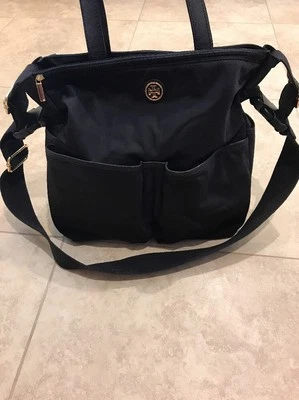 Bolsa de pañales de nailon Tory Burch, negra Foto 1 de 4