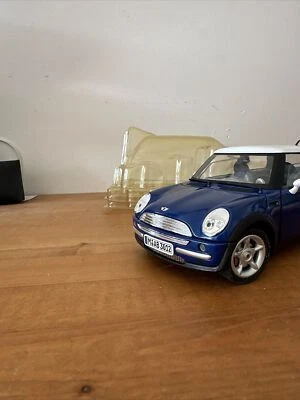 1/18 Mini Cooper One Blu 2001 Solido Prestige Collection - Immagine 1 di 4