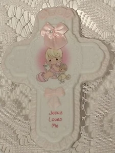 Porcelain Precious Moments Baby Jesus Loves Me Wall Cross Pink tblbe1 - Picture 1 of 12