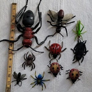 Lote Mixto Arañas e Insectos 10 Insectos Arañas Plástico Insectos Figuras - Imagen 1 de 5