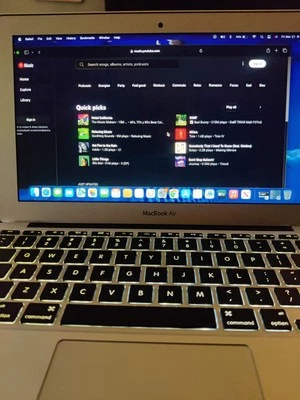 Apple Macbook Air 11" Laptop  i5 4GB RAM +128GB SSD  MacOS Sonoma 14.7.4 update  - Image 1 of 4