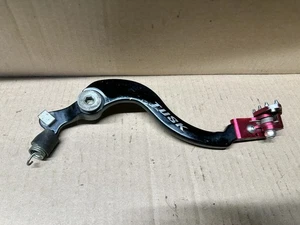 Pedal de freno Tusk 2010-2026 Honda CRF250R CRF 250R palanca de pie negro rojo aluminio - Imagen 1 de 11