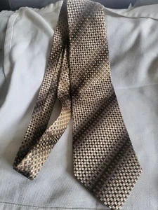 Christian Lacroix Tie 100% Silk, Silver & Gold Geometric Pattern Made In Italy - Picture 1 of 6