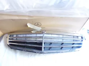 MERCEDES BENZ - ORIGINAL - CALANDRE / GRILLE - A2048800023 - CLASSE C - W204 - Foto 1 di 20