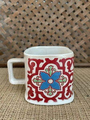 Taza de café cuadrada Spectrum Designz floral roja boho Foto 1 de 4