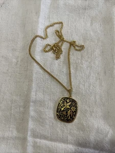 Vintage Gold Tone Damascene Filigree Bird and Floral Pendant Necklace 19.5” - Picture 1 of 6