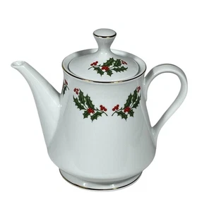 Vintage CHRISTMAS HOLLY Teapot Coffee Server & Lid Fine Porcelain Japan 6 Cups - Picture 1 of 9