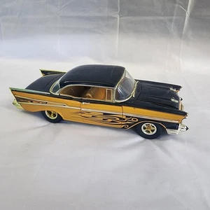 M2 Machines 1:24 1957 Chevrolet Bel Air Hardtop - Picture 1 of 15