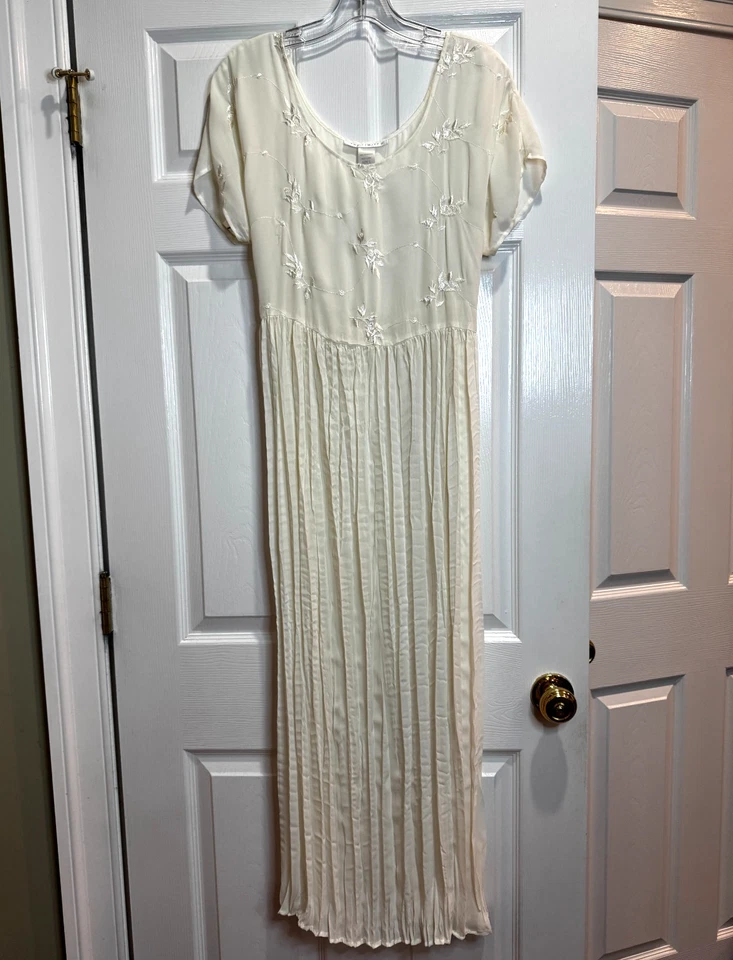 Vestido Limitado De Colección Marfil Gasa Bordado Cintura Imperio Transparente Pradera Romántico L Foto 1 de 4