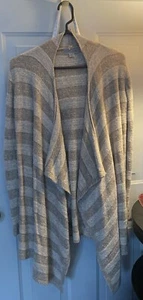 Barefoot Dreams Bamboo CozyChic Lite Calypso Wickel Strickjacke S M hellbraun hellbraun - Bild 1 von 9