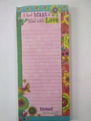 Bloc de notas de lista de imanes de papel A Kind Heart is Filled with Love 4 x 9 Foto 1 de 2
