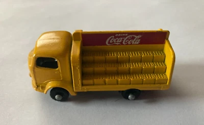 Matchbox black wheel with base, Karrier Bantam Coca Cola - Image 1 of 4