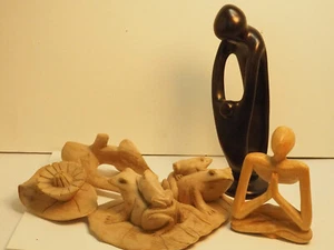 frogs on Lilly 3 figurines wooden 2 figures ceramic Light wood namaste carving - Picture 1 of 11
