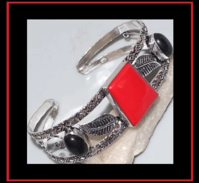NEW - RED CORAL & BLACK ONYX ANTIQUE SILVER LEAF ACCENT CUFF BANGLE BRACELET - Image 1 of 3