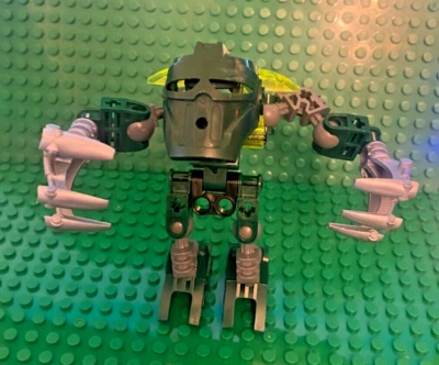 LEGO Bionicle Matoran of Voya Nui 8723 Piruk Dark Green - Image 1 of 4