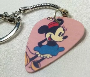 Minnie Mouse Guitar Pick Key Chain - Picture 1 of 3