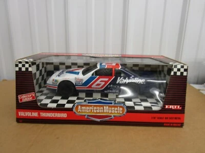 Coche de carreras fundido a presión 1/18 Valvoline Thunderbird Nascar ERTL Mark Martin #6 Foto 1 de 3