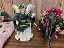 Vintage Clothtique by Possible Dreams Angel Christmas Tree Topper 1991