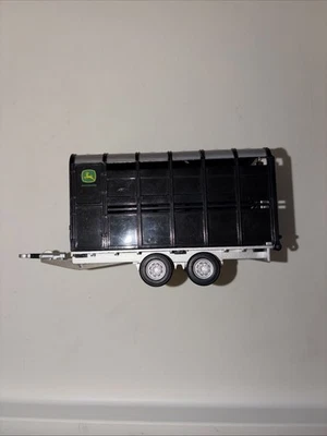 ERTL John Deere Farm Barn Horse Cattle Livestock Trailer Toy - Image 1 of 4