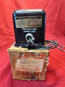 Honeywell 22042 Spark Generator Gas Burner Ignition Transformer 120v 6000v - Picture 1 of 5