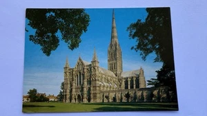 West Front SALISBURY Cathedral UK Postcard UNP Continental - Picture 1 of 2